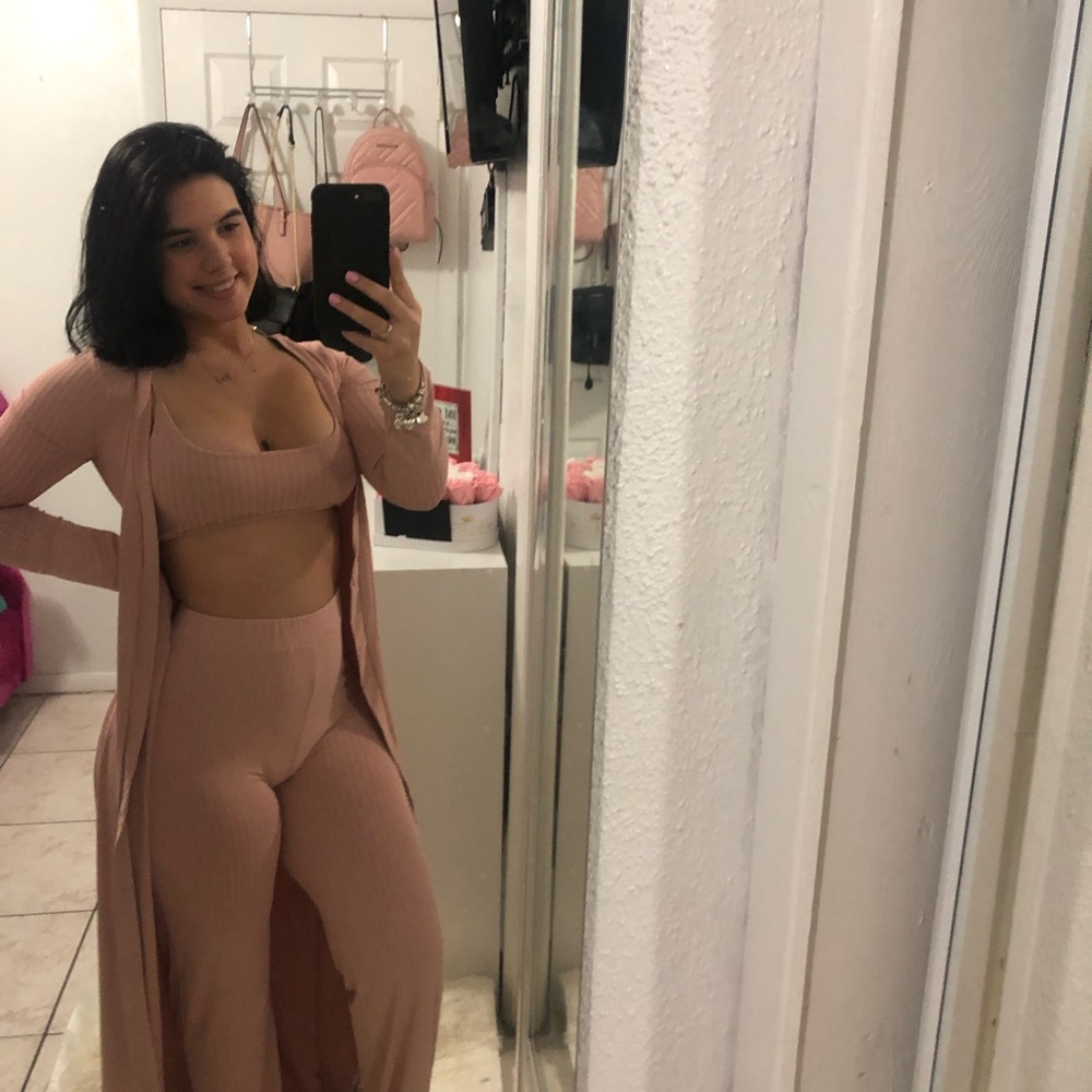 Set - Picture 2 of 2